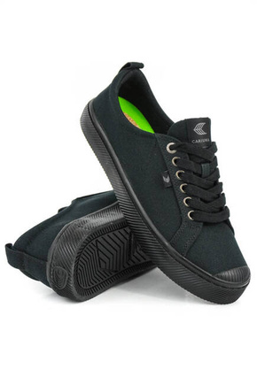 Cariuma Shoes - Oca Low (all black canvas)